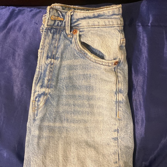ZARA HIGH RISE MOM JEANS - Picture 2 of 4